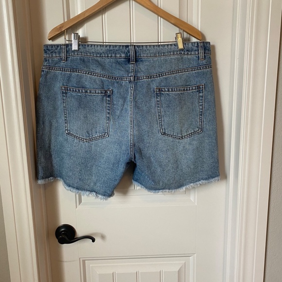 Wild Fable High Rise Short - Picture 3 of 3